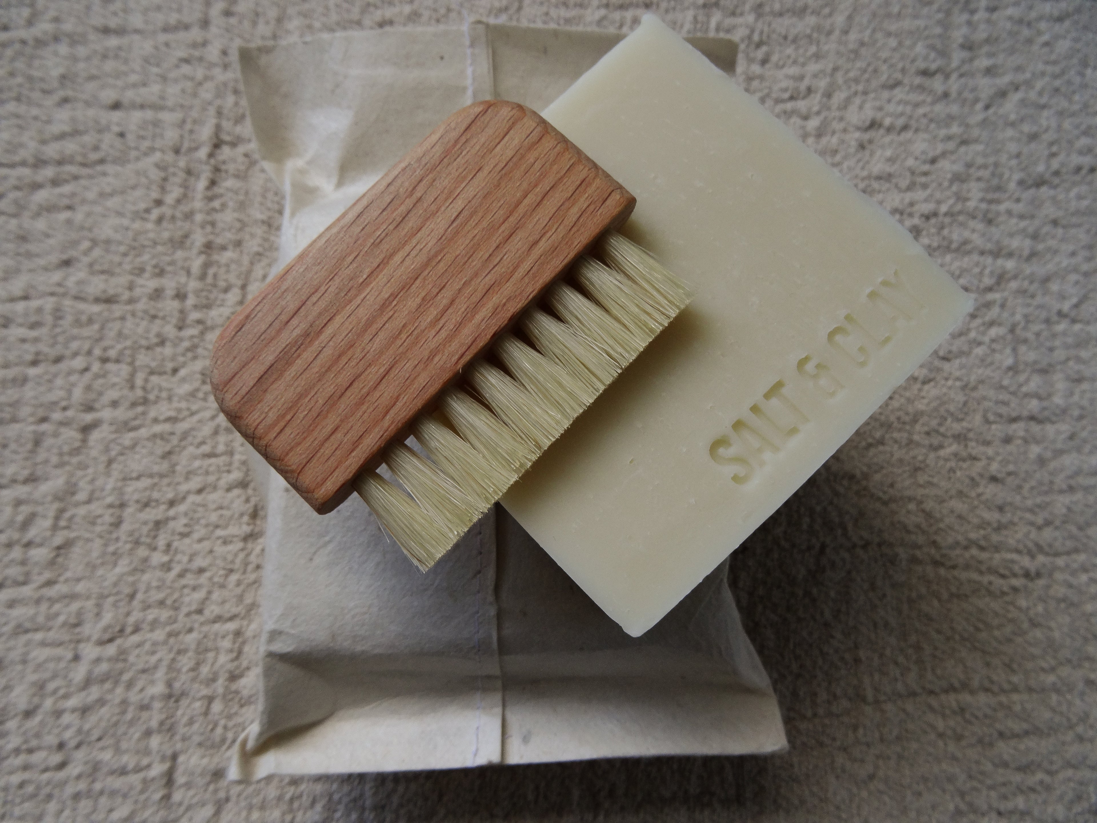 Beech wood nail brush