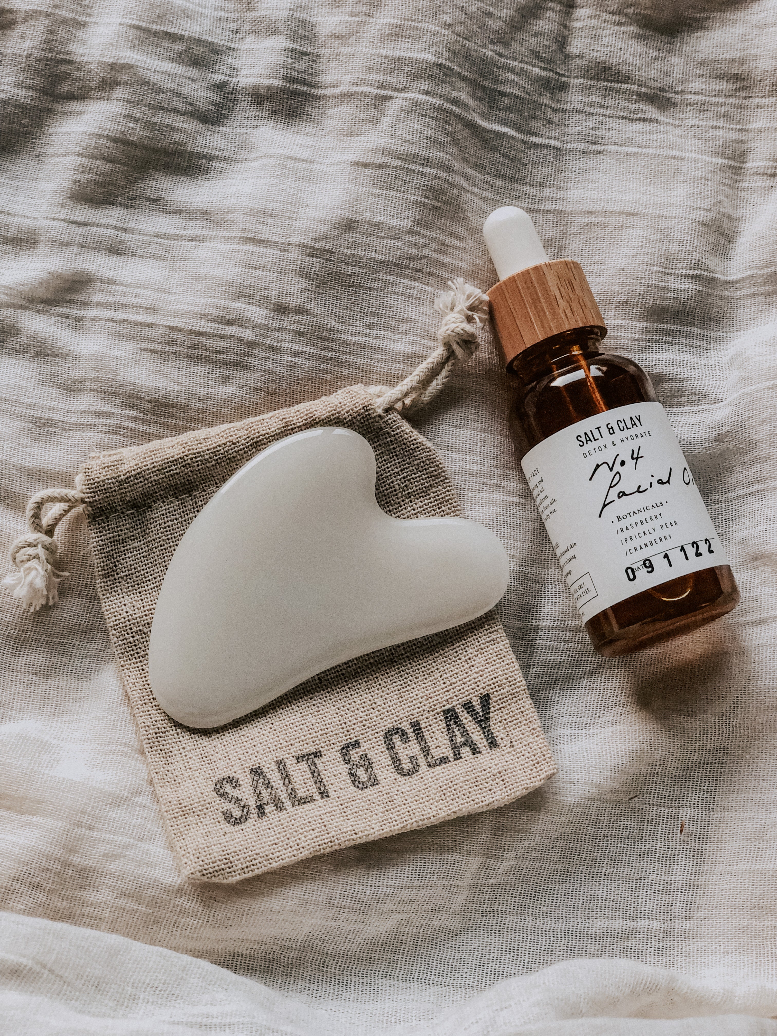 Facial Oil & Gua Sha bundle £30 - Usually £39