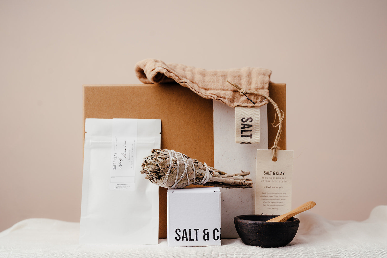 Rituals Gift Kit - Unwind and enjoy a gentle moment of calm intent.