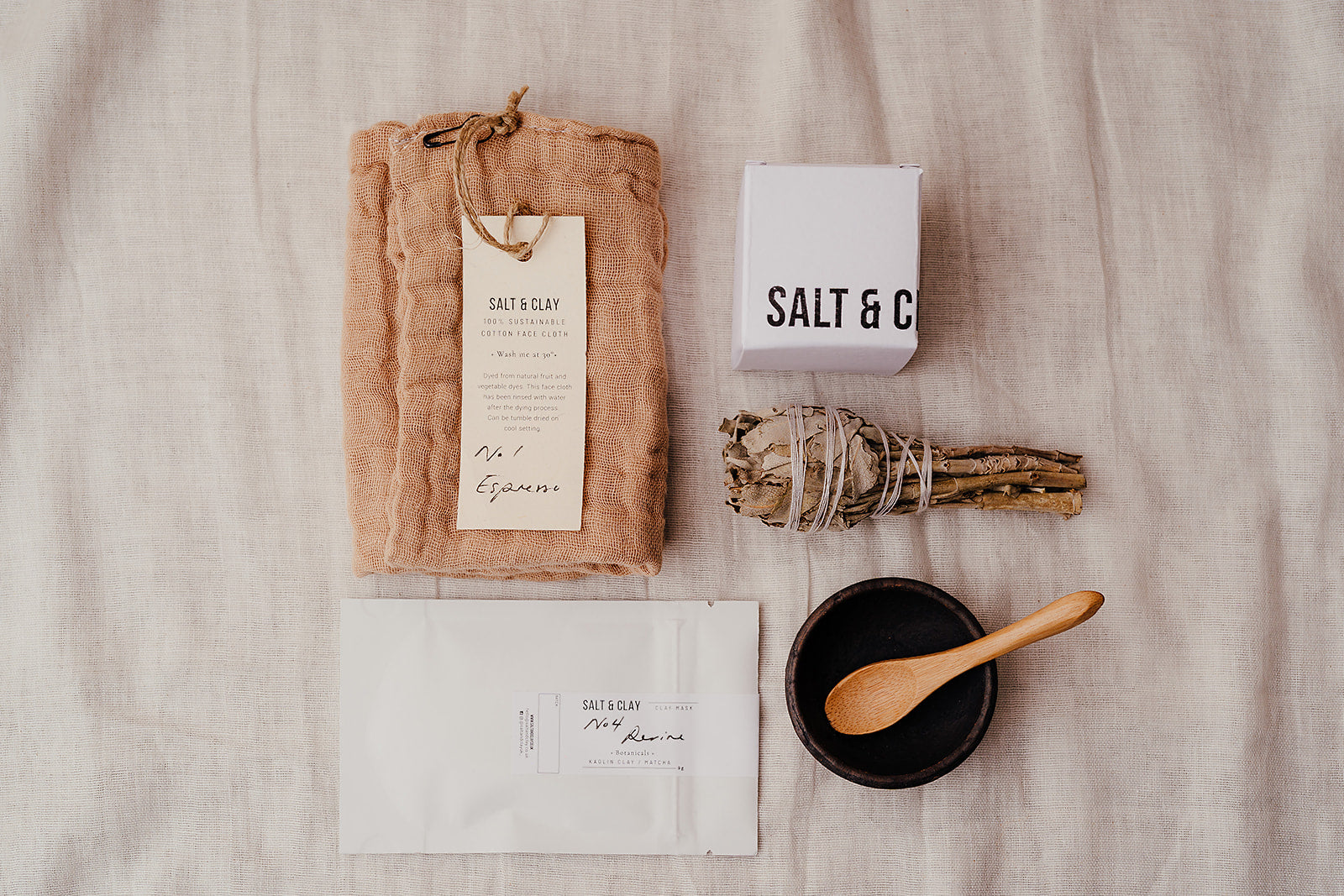 Rituals Gift Kit - Unwind and enjoy a gentle moment of calm intent.