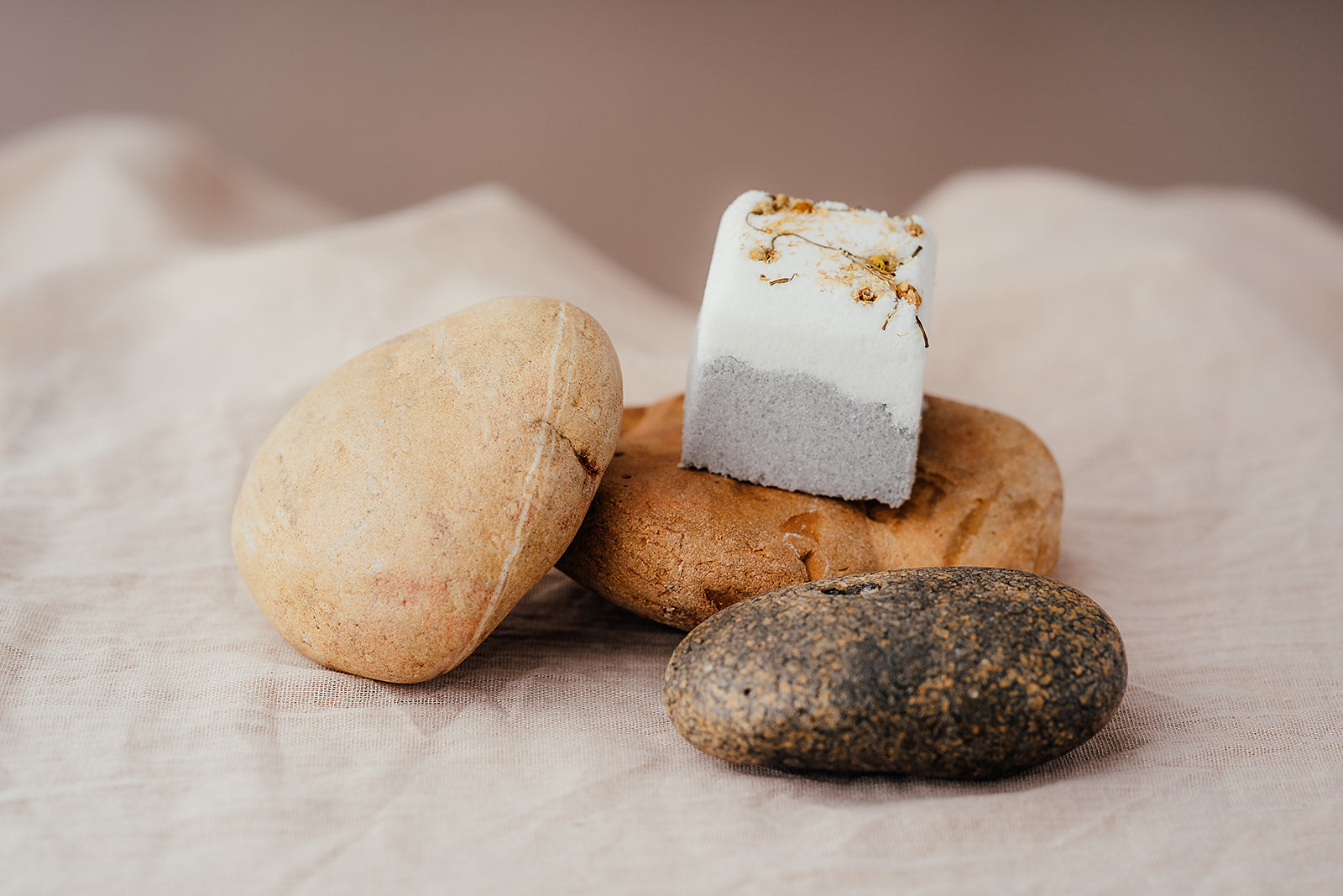Bare - Fizzing Bath Block [Coconut milk / essential oil free]