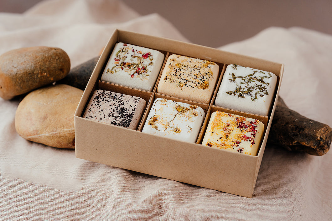 A collection of our 6 fizzing bath blocks each with a beautiful and unique scent from natural essential oils. Comes in a solid card gift box. 